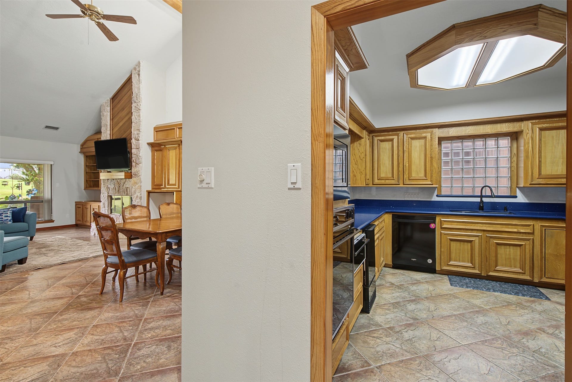 So many possibilities for this kitchen/dining room area.
