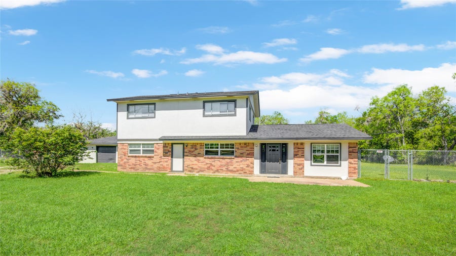 Property photo for 2708 County Road 686, Brazoria, TX