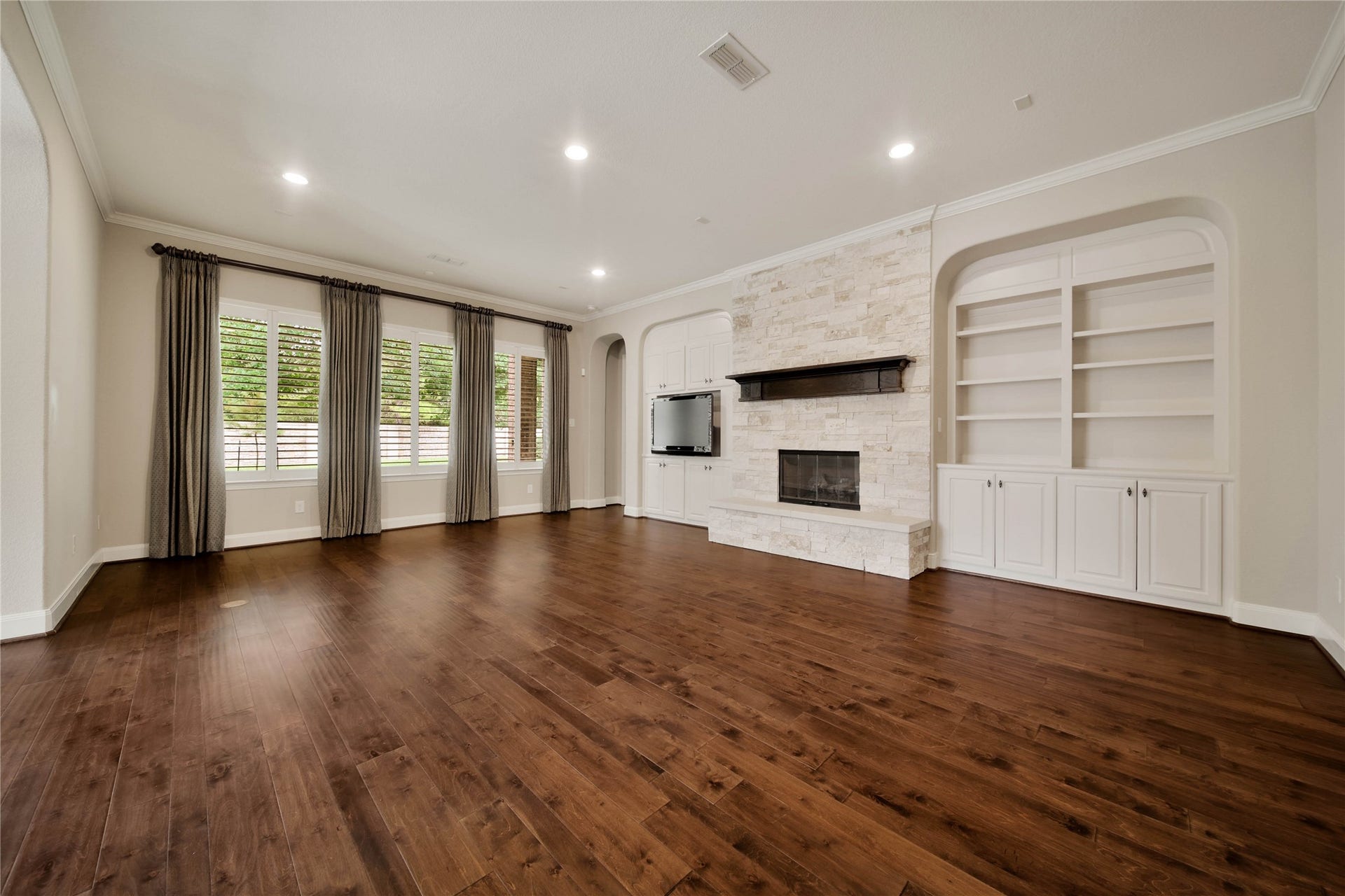 Good times and great conversation are sure to flow with family and friends in this cozy living area.