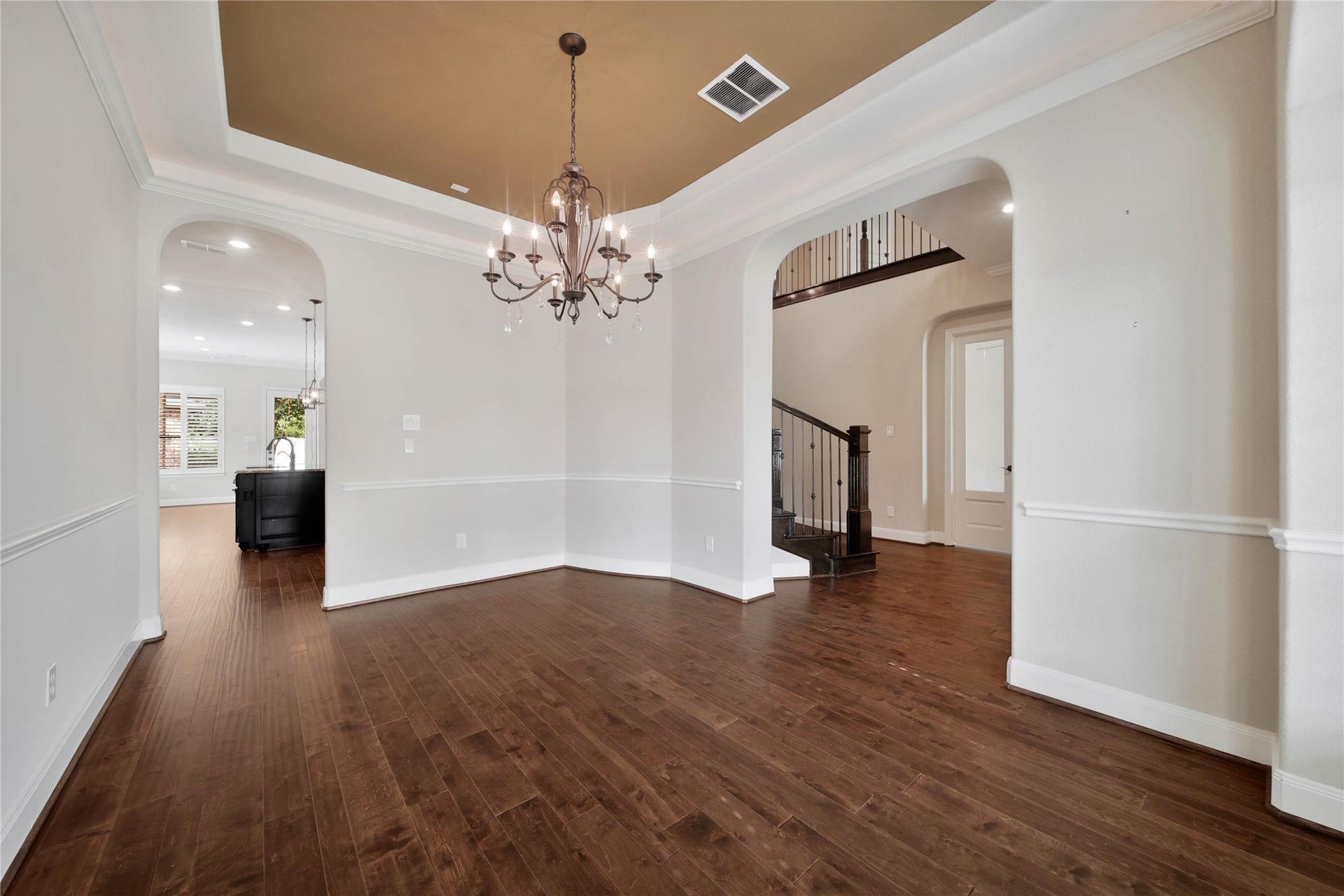 Enjoy easy flow for everyday living and gatherings, with the dining room opening to the foyer and offering direct access to the kitchen via a butlers pantry.