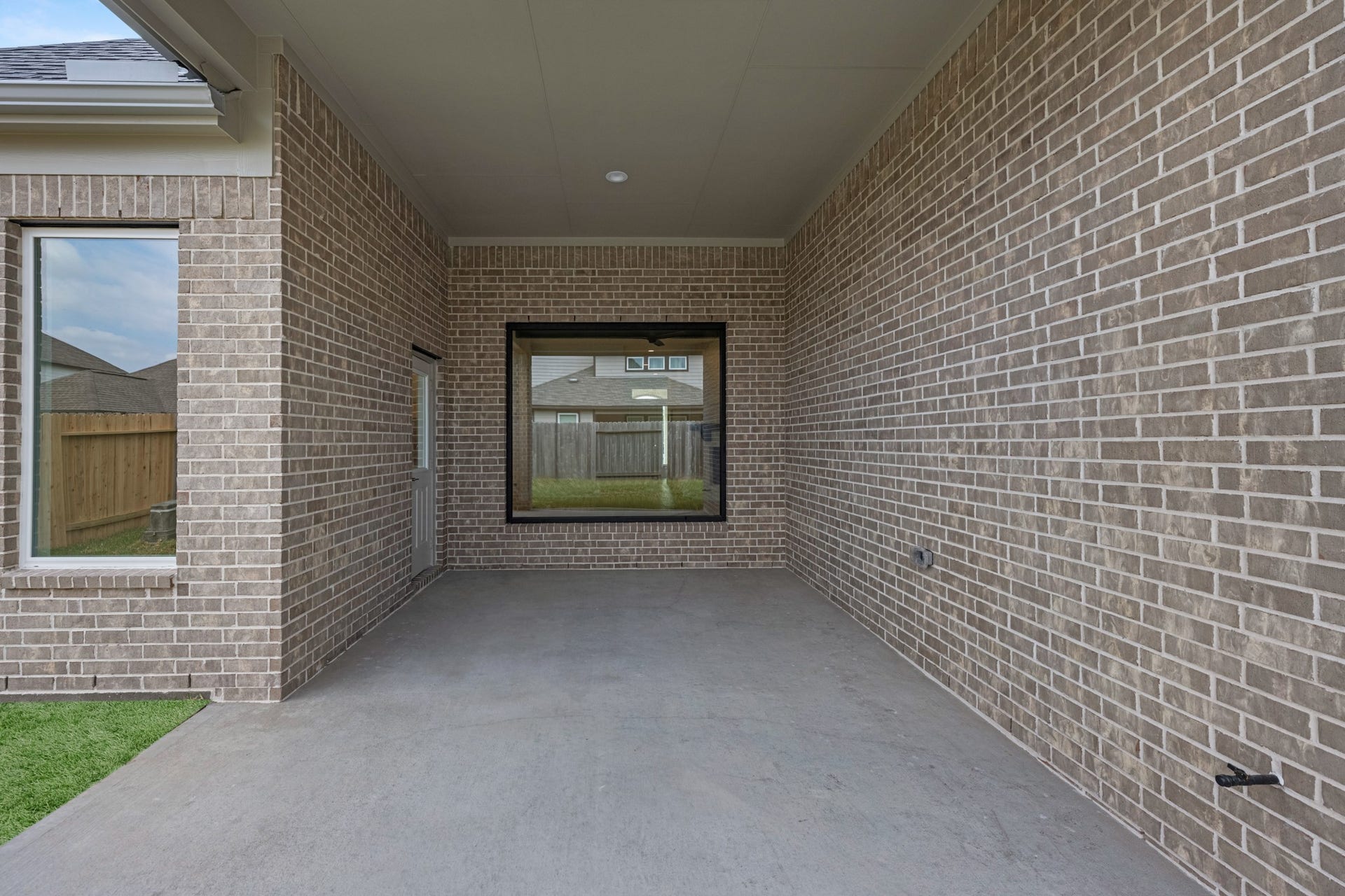 4511 Breezewood Drive, Rosenberg, TX 77471