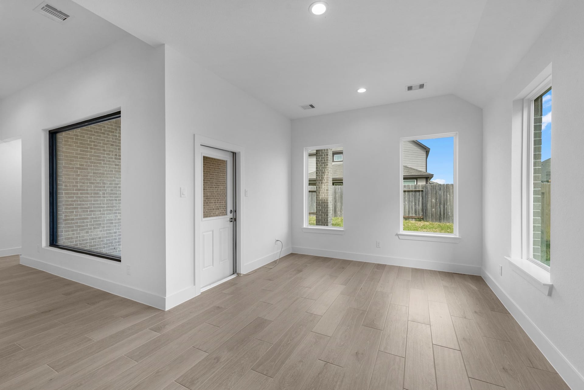 4511 Breezewood Drive, Rosenberg, TX 77471