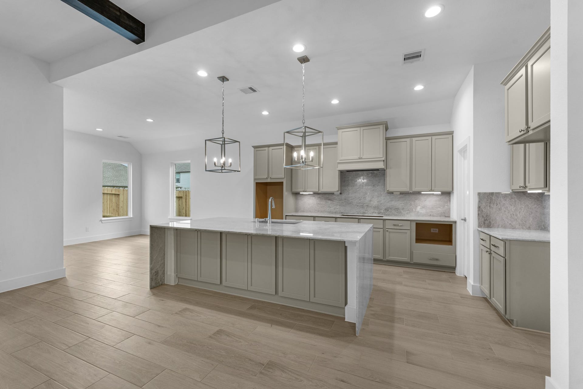 4511 Breezewood Drive, Rosenberg, TX 77471