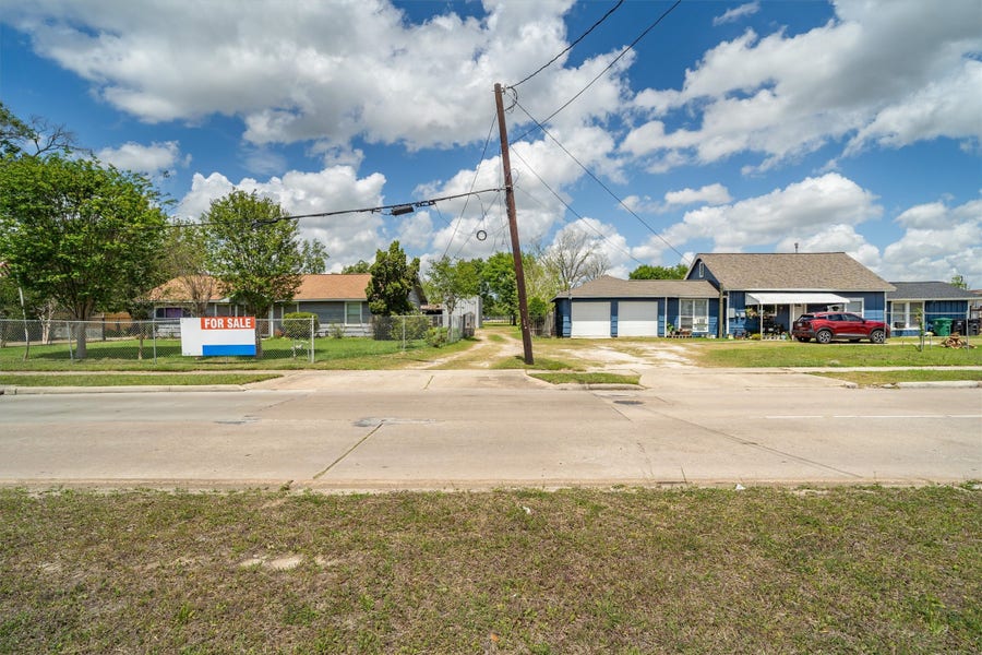 Property photo for 7833 Almeda Genoa Road, Houston, TX