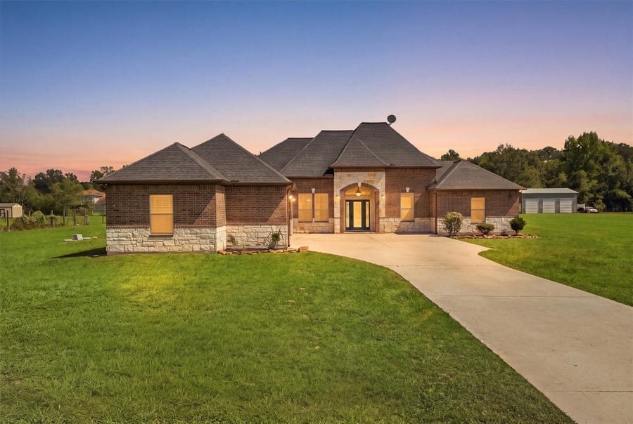Property photo for 1930 County Road 2291, Cleveland, TX