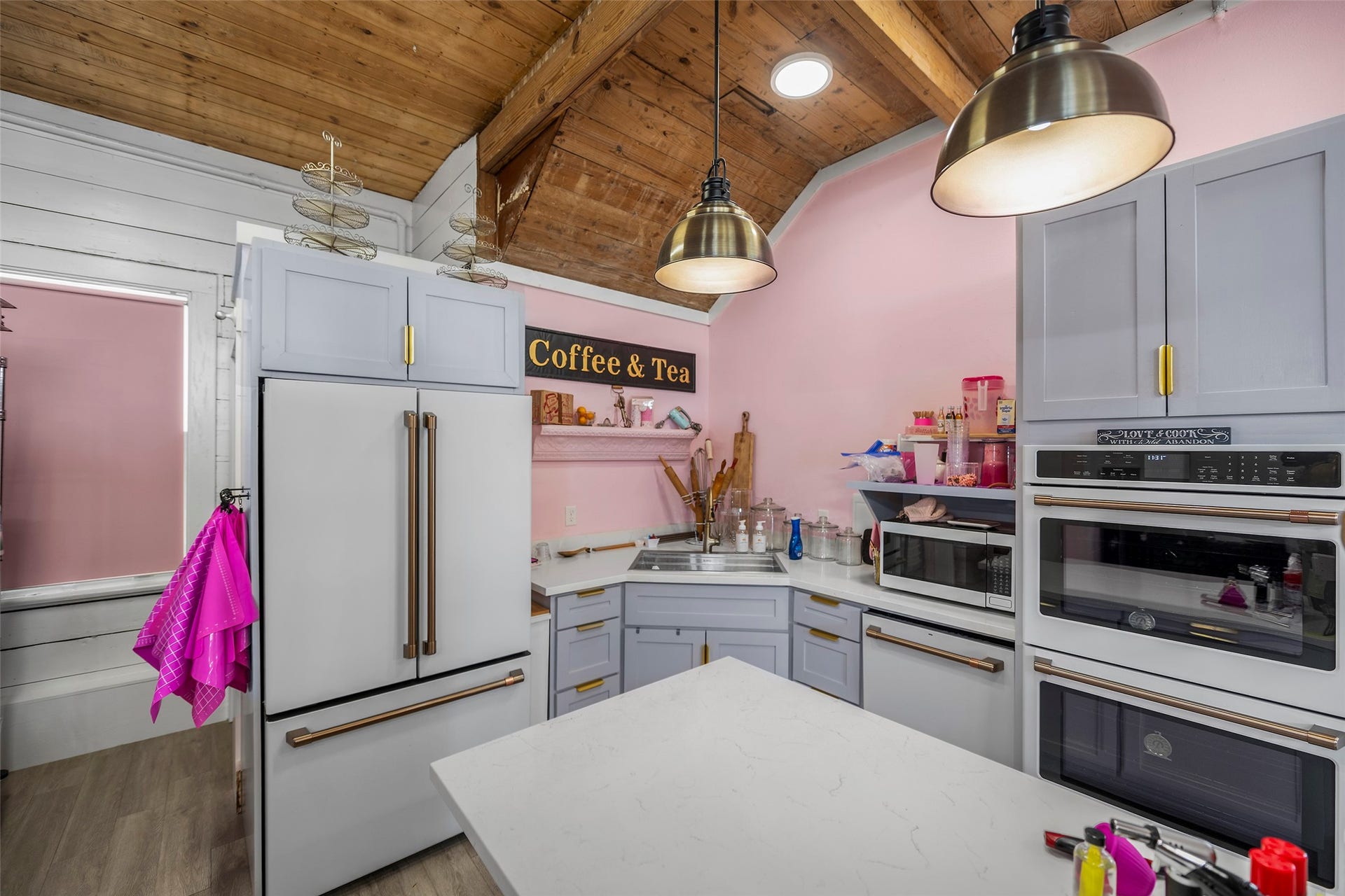 1801 Avenue L, Galveston, TX 77550 1801 Avenue L, Galveston, TX 77550