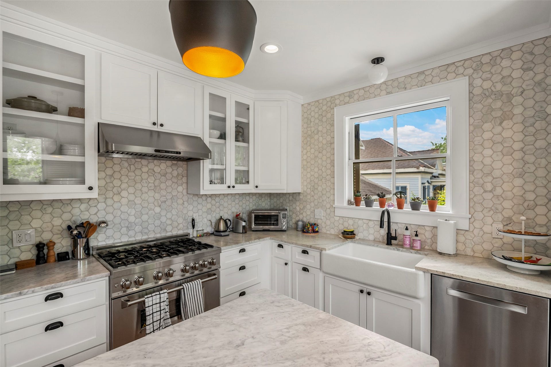 1801 Avenue L, Galveston, TX 77550 1801 Avenue L, Galveston, TX 77550