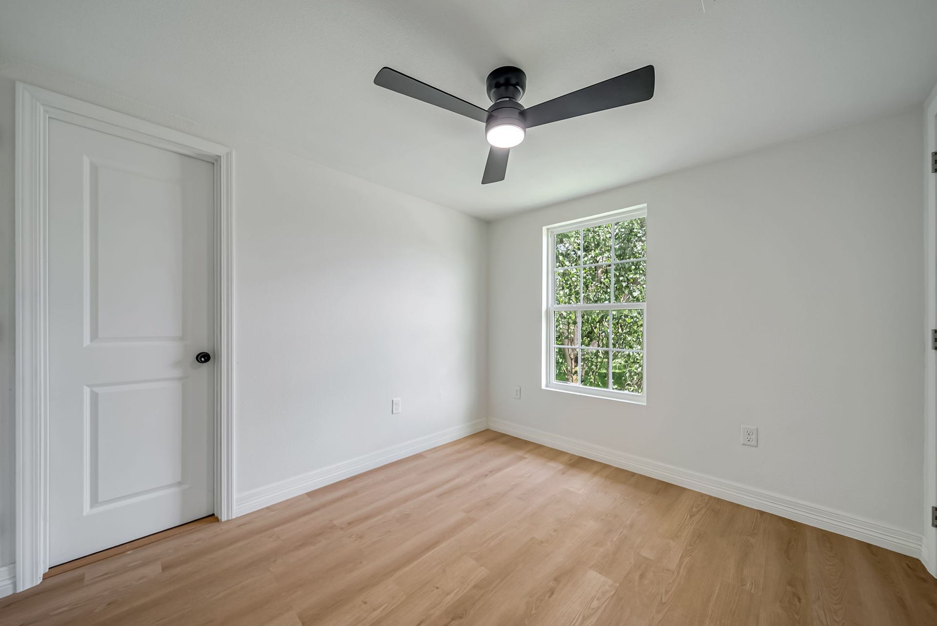 411 Avenue A, #12, La Marque, TX 77568 411 Avenue A, #12, La Marque, TX 77568