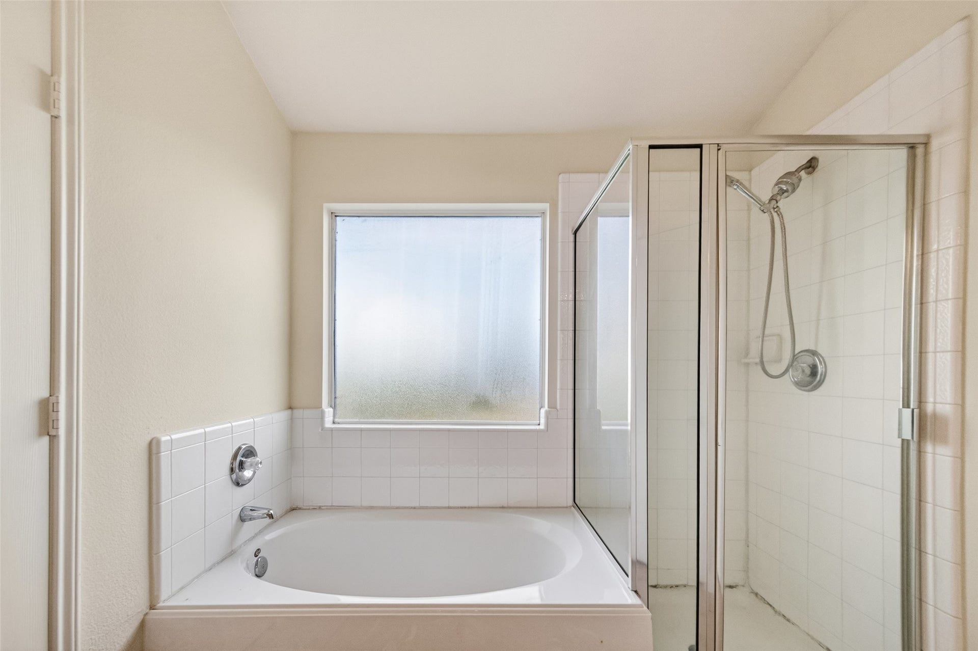 16119 Gavin Lane, Houston, TX 77049 16119 Gavin Lane, Houston, TX 77049