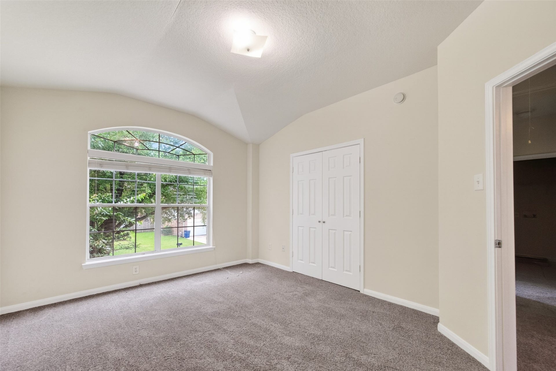 16119 Gavin Lane, Houston, TX 77049 16119 Gavin Lane, Houston, TX 77049