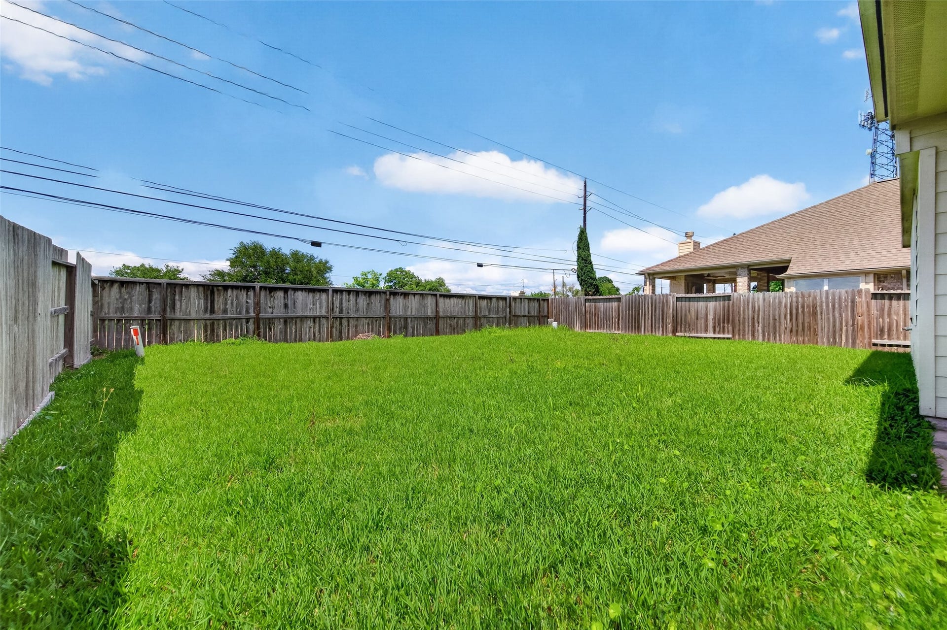 16119 Gavin Lane, Houston, TX 77049 16119 Gavin Lane, Houston, TX 77049