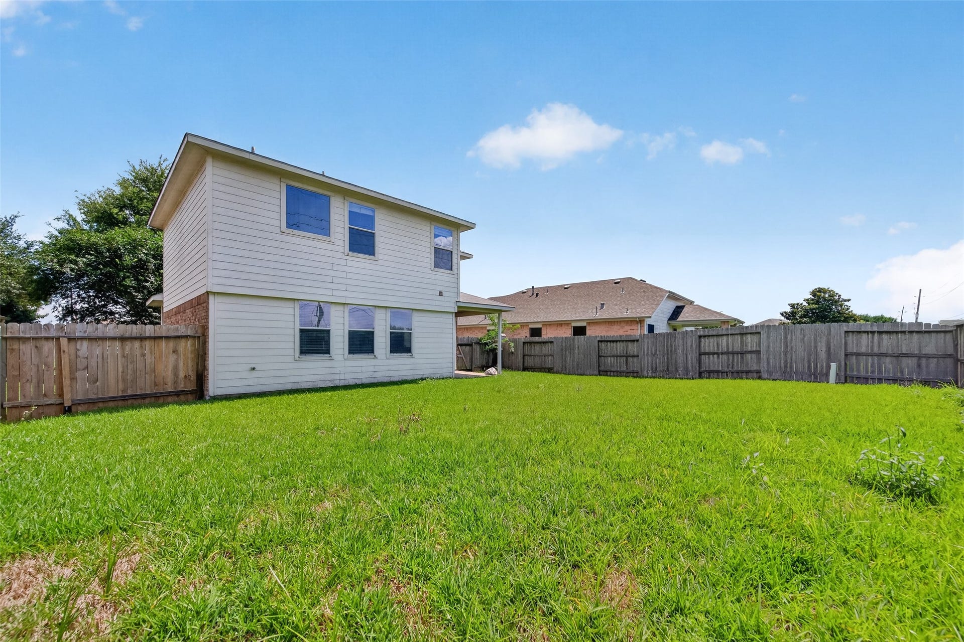 16119 Gavin Lane, Houston, TX 77049 16119 Gavin Lane, Houston, TX 77049