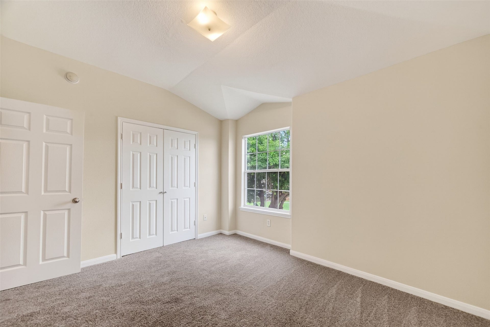 16119 Gavin Lane, Houston, TX 77049 16119 Gavin Lane, Houston, TX 77049