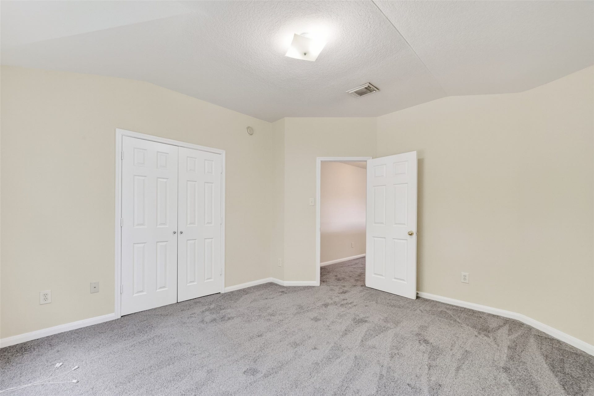 16119 Gavin Lane, Houston, TX 77049 16119 Gavin Lane, Houston, TX 77049