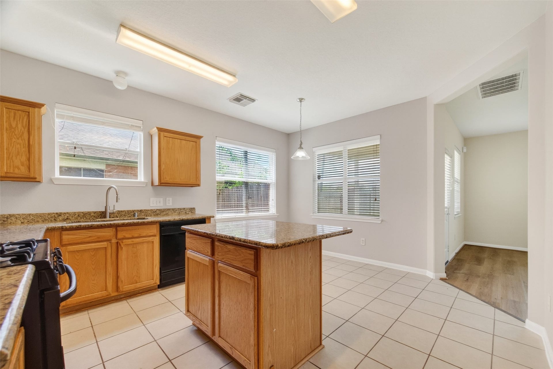 16119 Gavin Lane, Houston, TX 77049 16119 Gavin Lane, Houston, TX 77049