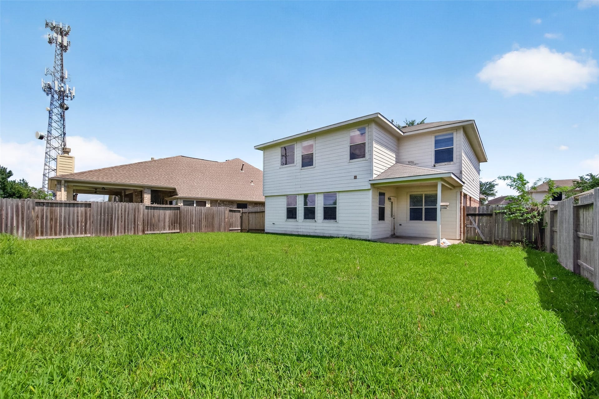 16119 Gavin Lane, Houston, TX 77049 16119 Gavin Lane, Houston, TX 77049