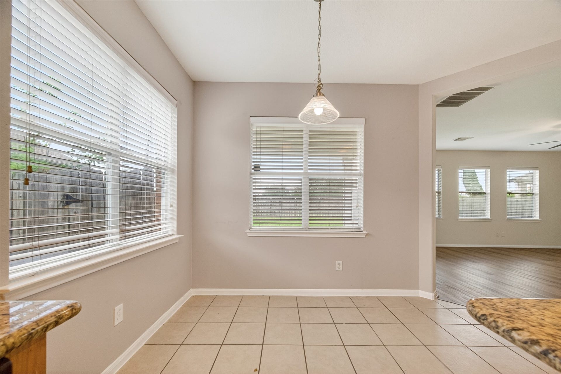 16119 Gavin Lane, Houston, TX 77049 Breakfast Area