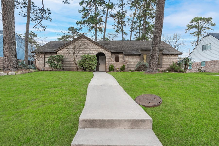 Property photo for 3810 Glenheather Drive, Houston, TX