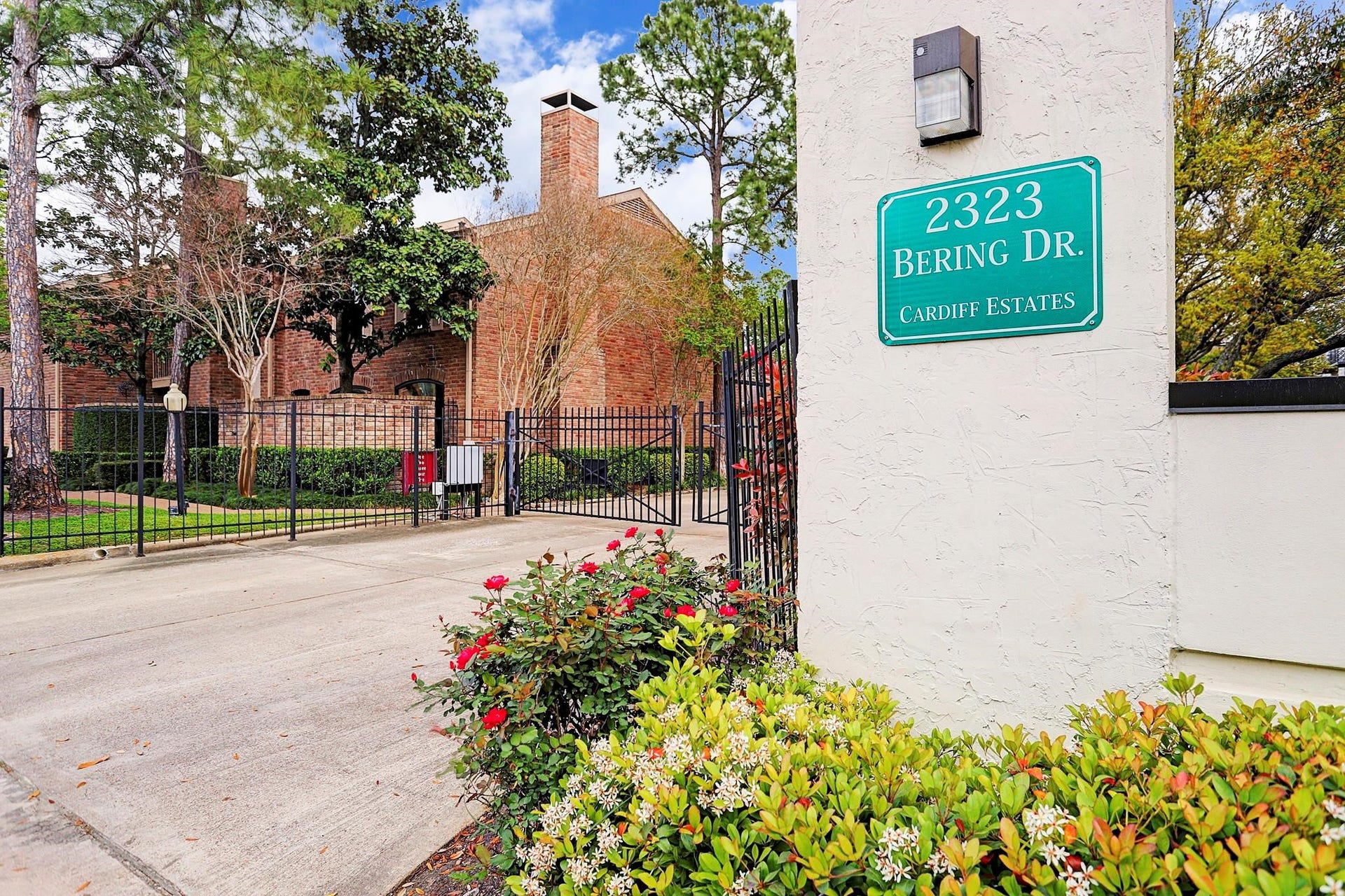 2323 Bering Drive, #9, Houston, TX 77057 2323 Bering Drive, #9, Houston, TX 77057