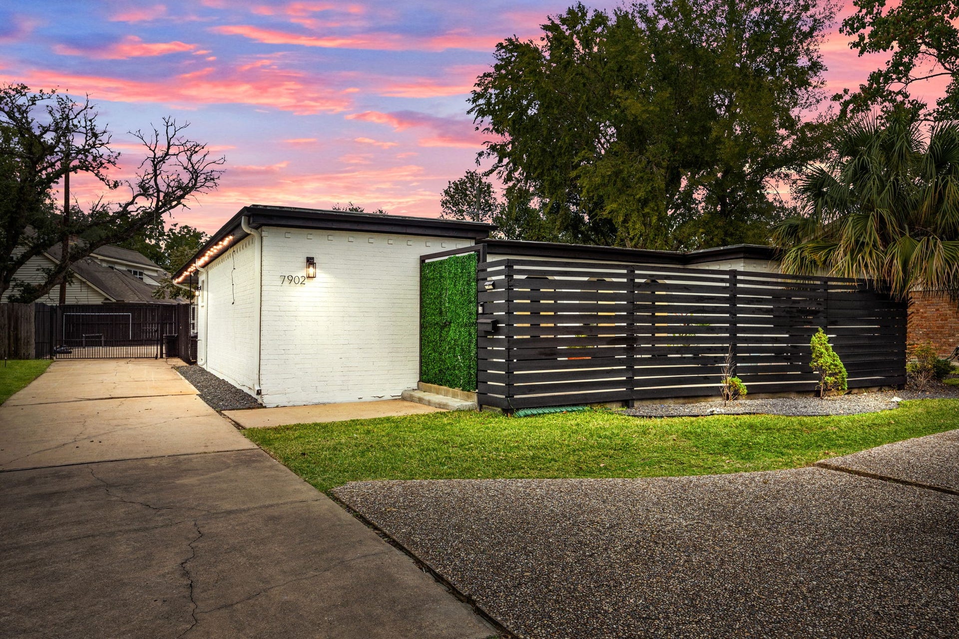 7902 Richmond Avenue, Houston, TX 77063 7902 Richmond Avenue, Houston, TX 77063