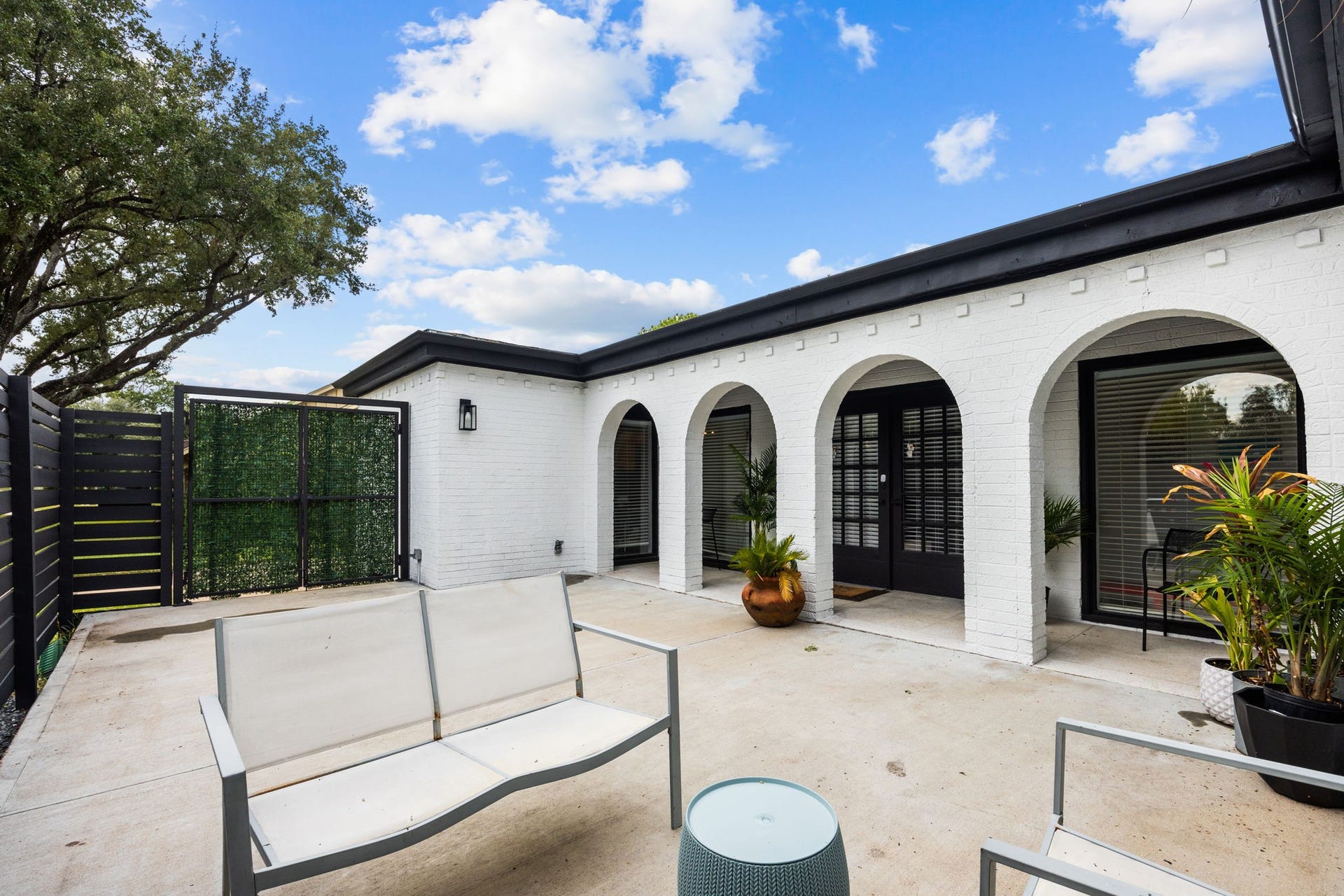 7902 Richmond Avenue, Houston, TX 77063 7902 Richmond Avenue, Houston, TX 77063