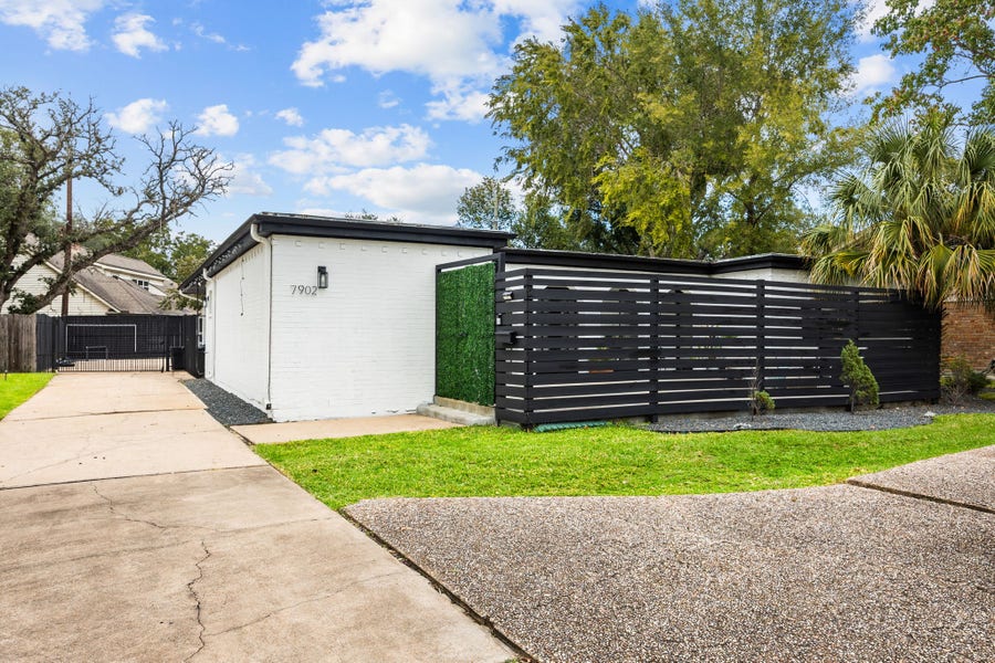 Property photo for 7902 Richmond Avenue, Houston, TX