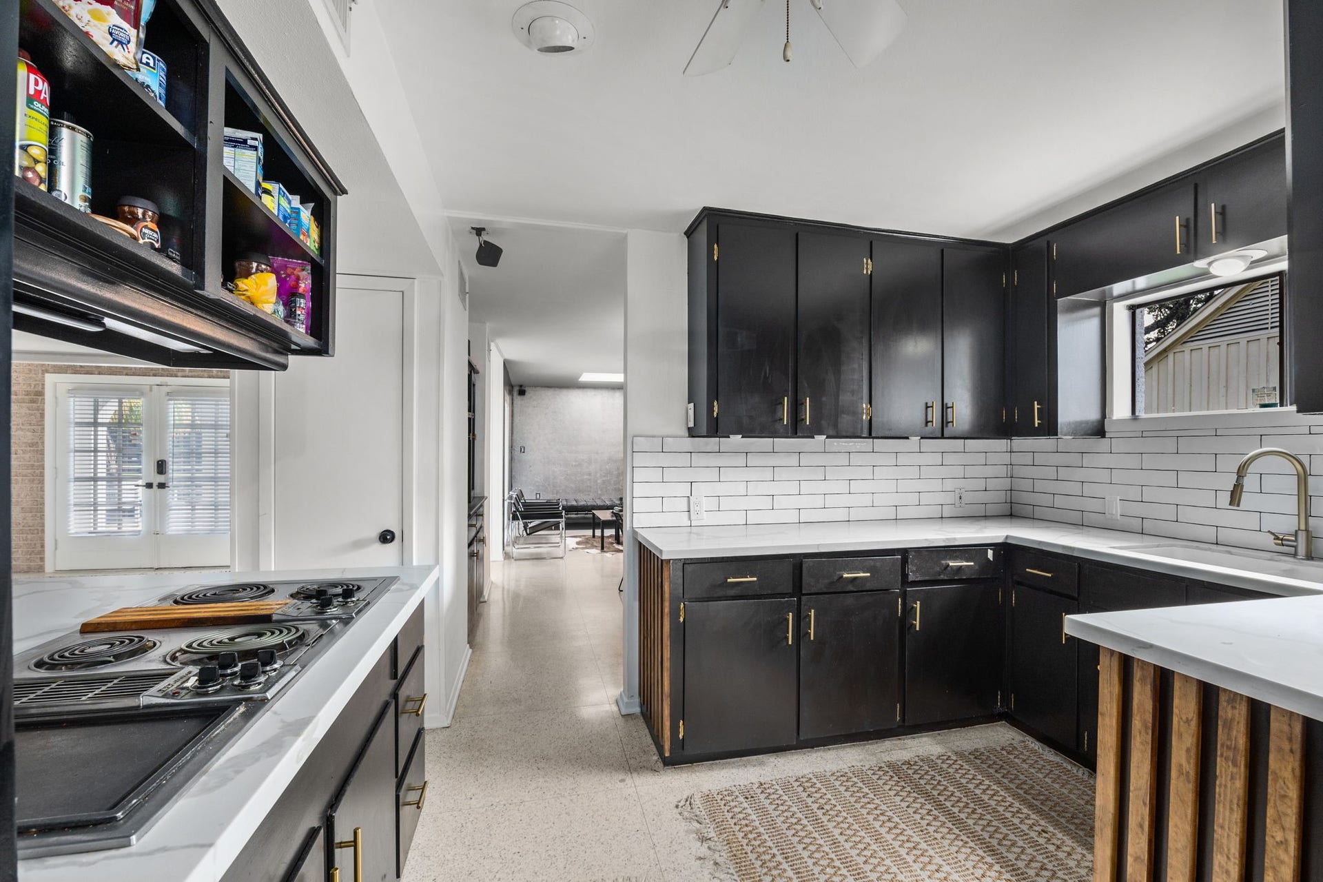 7902 Richmond Avenue, Houston, TX 77063 7902 Richmond Avenue, Houston, TX 77063