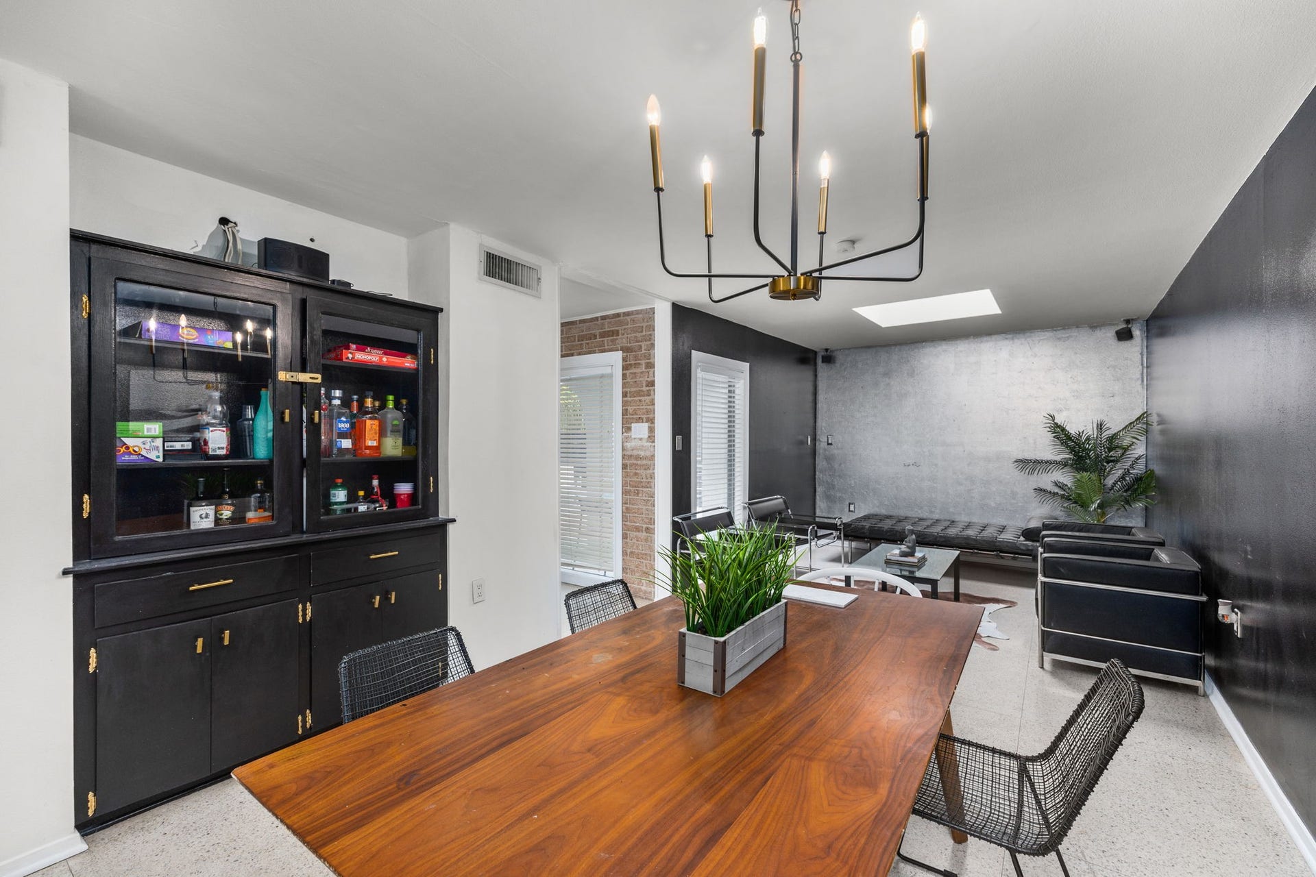 7902 Richmond Avenue, Houston, TX 77063 7902 Richmond Avenue, Houston, TX 77063