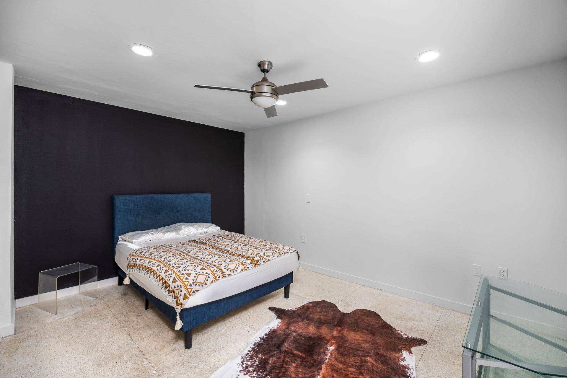 7902 Richmond Avenue, Houston, TX 77063 7902 Richmond Avenue, Houston, TX 77063
