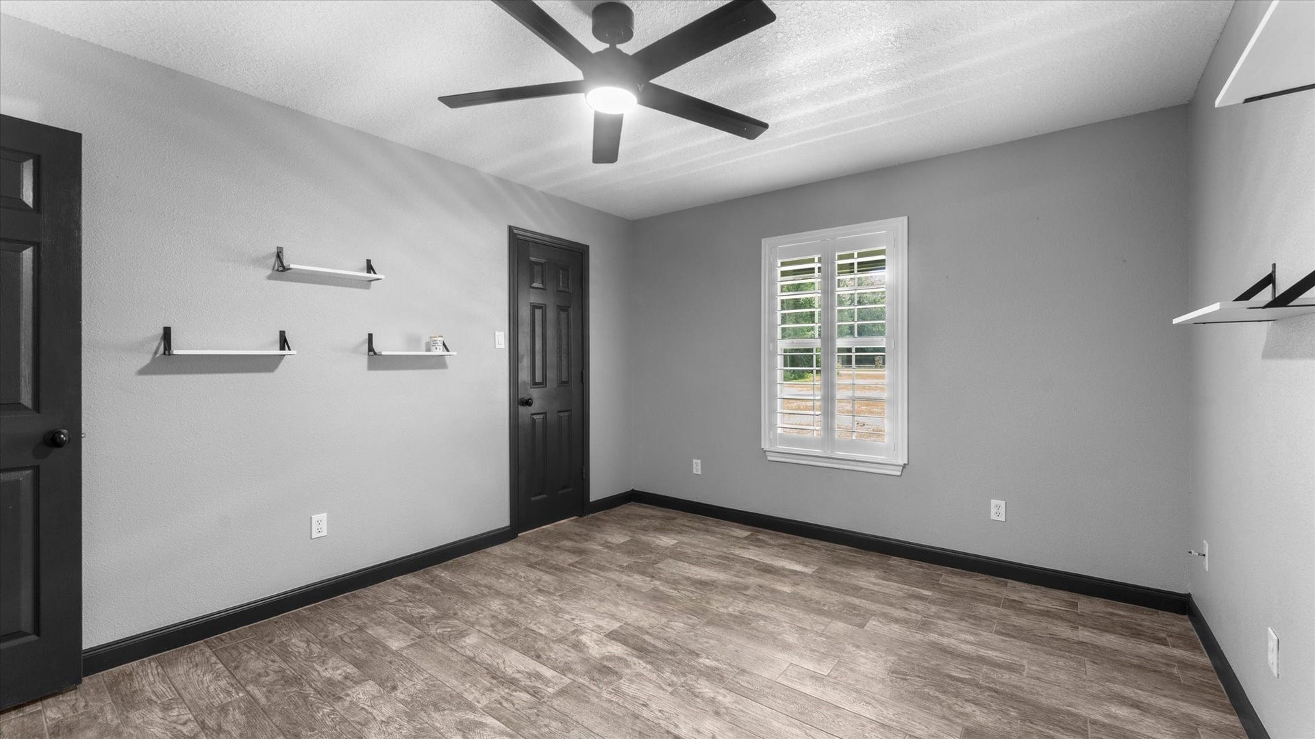 23963 Majestic Forest, New Caney, TX 77357 3rd Bedroom/ Office