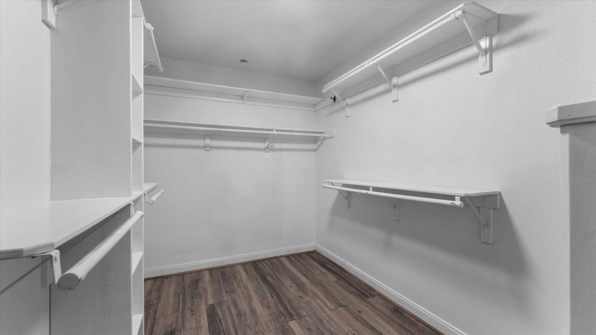 23963 Majestic Forest, New Caney, TX 77357 Master Bedroom Walk-in closet