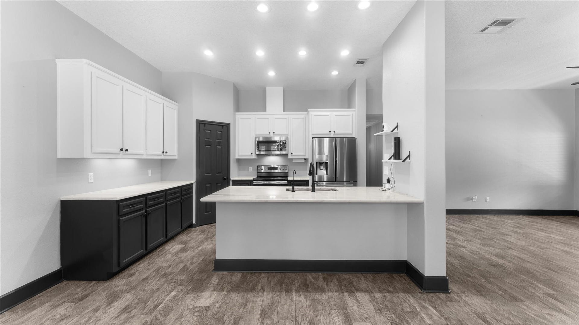 23963 Majestic Forest, New Caney, TX 77357 kitchen