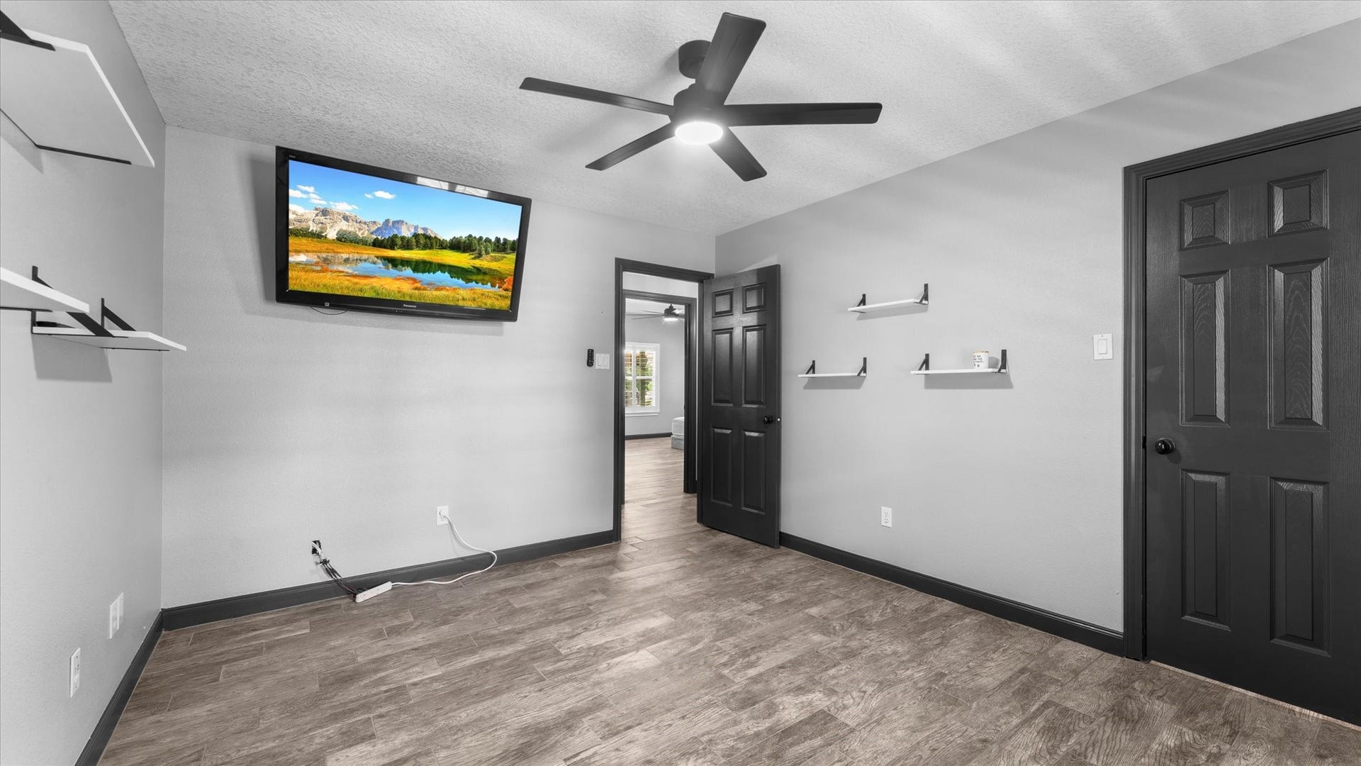 23963 Majestic Forest, New Caney, TX 77357 3rd Bedroom/ Office