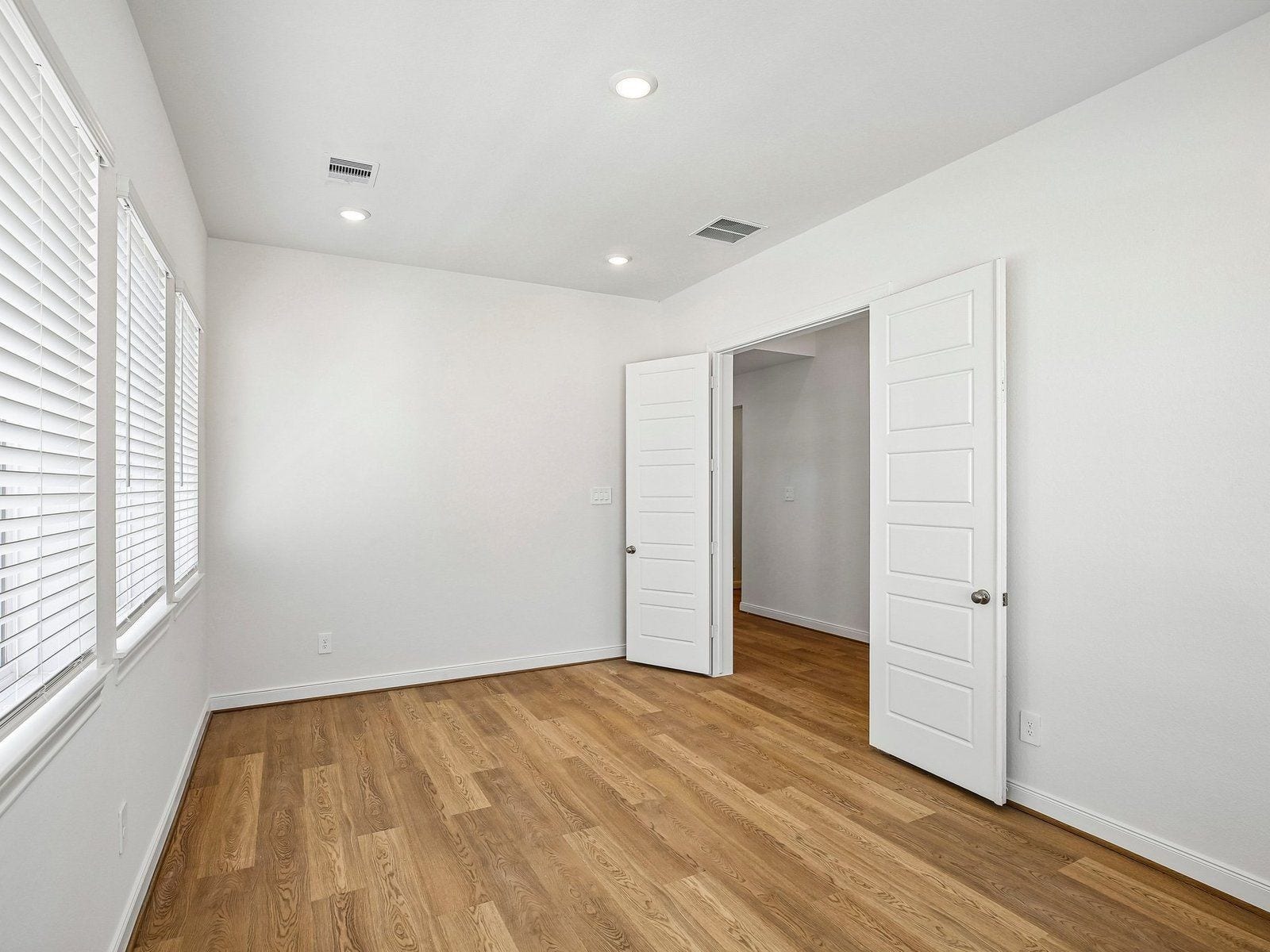 17764 Mill Manor Drive, Montgomery, TX 77316 Photo is for illustrative purposes only and may not reflect the exact listing.