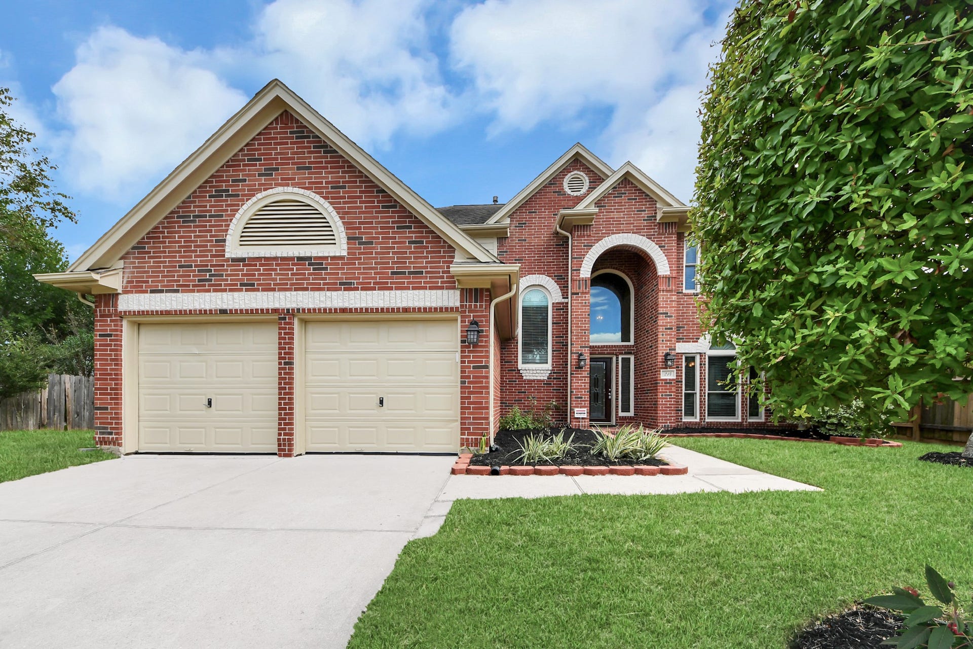214 Willards Way, Stafford, TX 77477