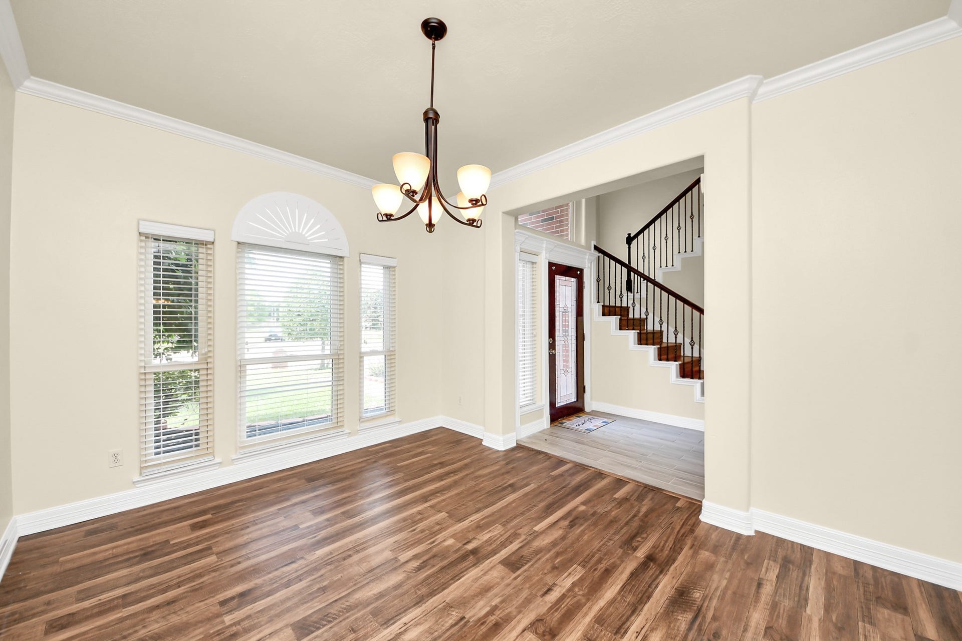214 Willards Way, Stafford, TX 77477