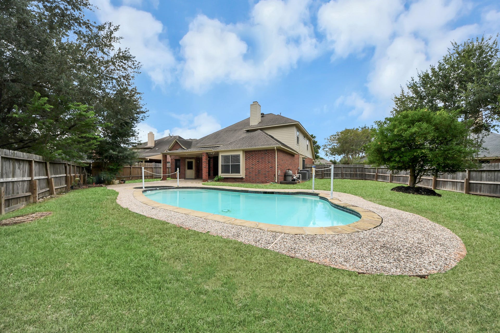 214 Willards Way, Stafford, TX 77477