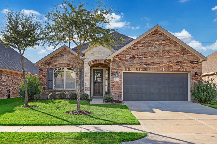 Property photo for 5215 Baroness Lane, Katy, TX