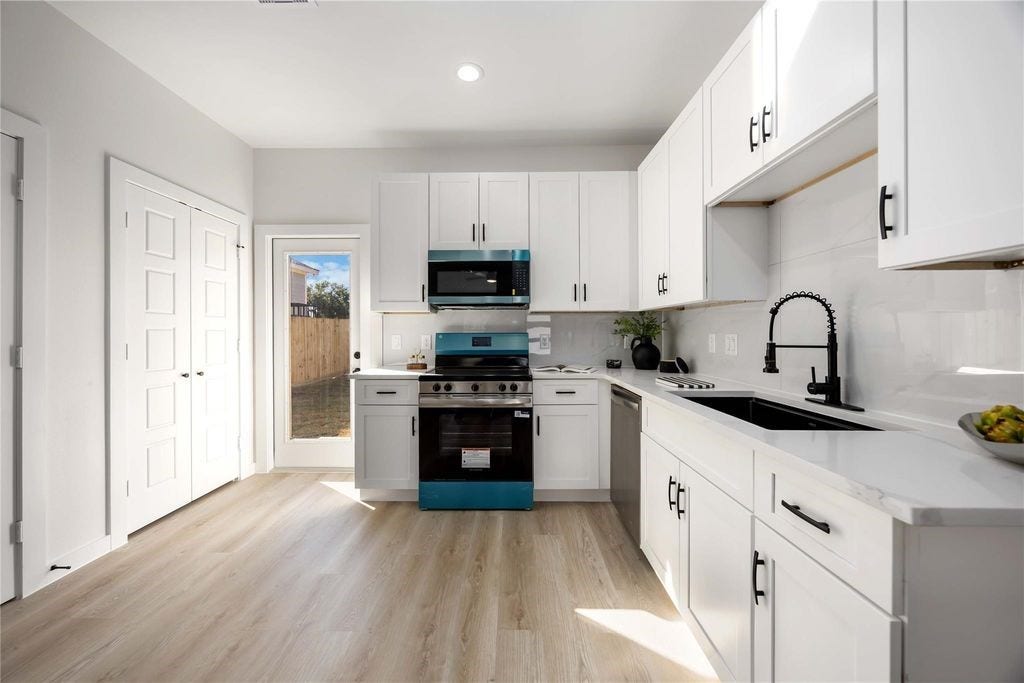 7215 Sandra St, Houston, TX 77028 7215 Sandra St, Houston, TX 77028