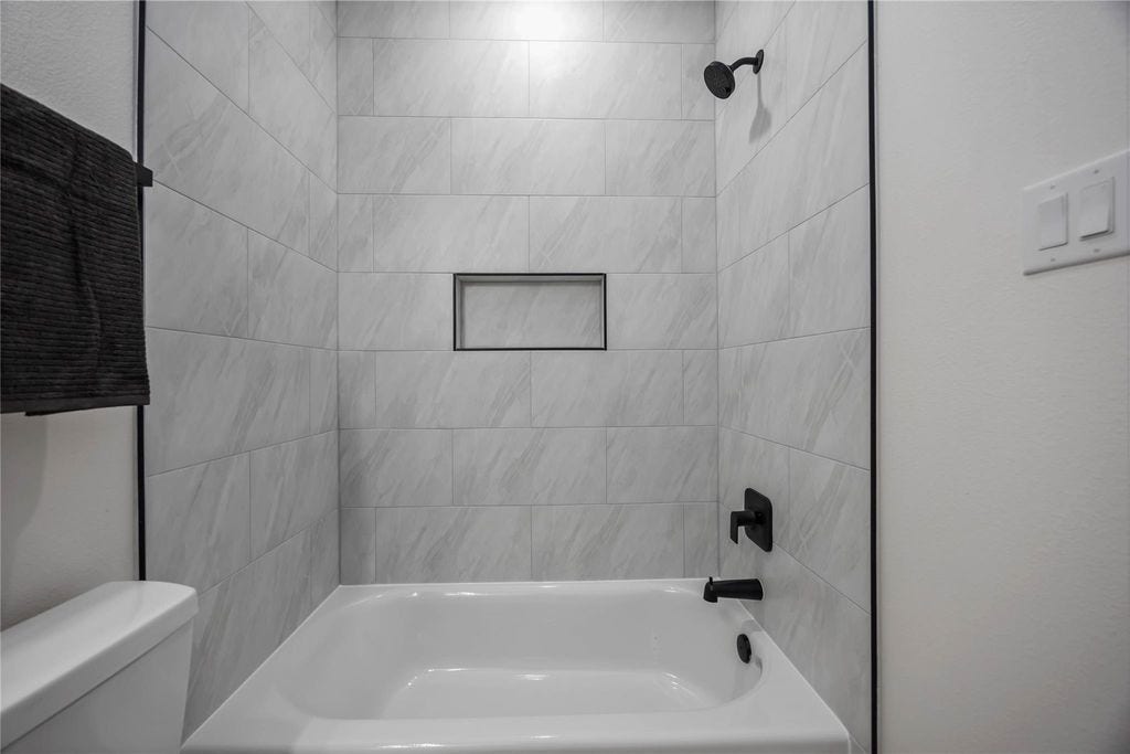 7215 Sandra St, Houston, TX 77028 7215 Sandra St, Houston, TX 77028