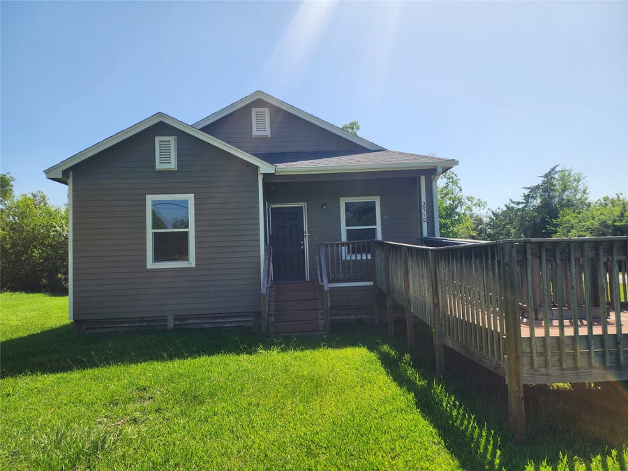 Property photo for 2510 24th Street, Dickinson, TX