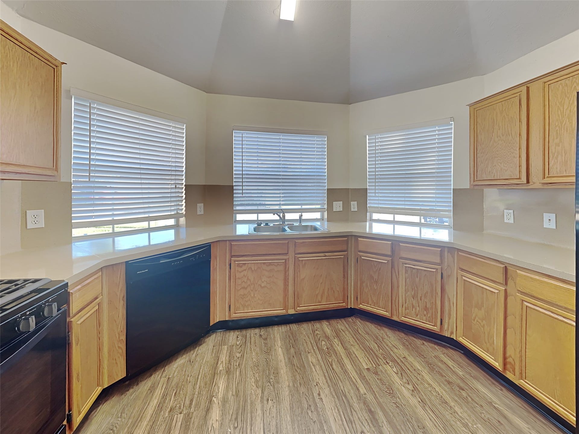 1103 Lochmoor Lane, Pearland, TX 77581 1103 Lochmoor Lane, Pearland, TX 77581