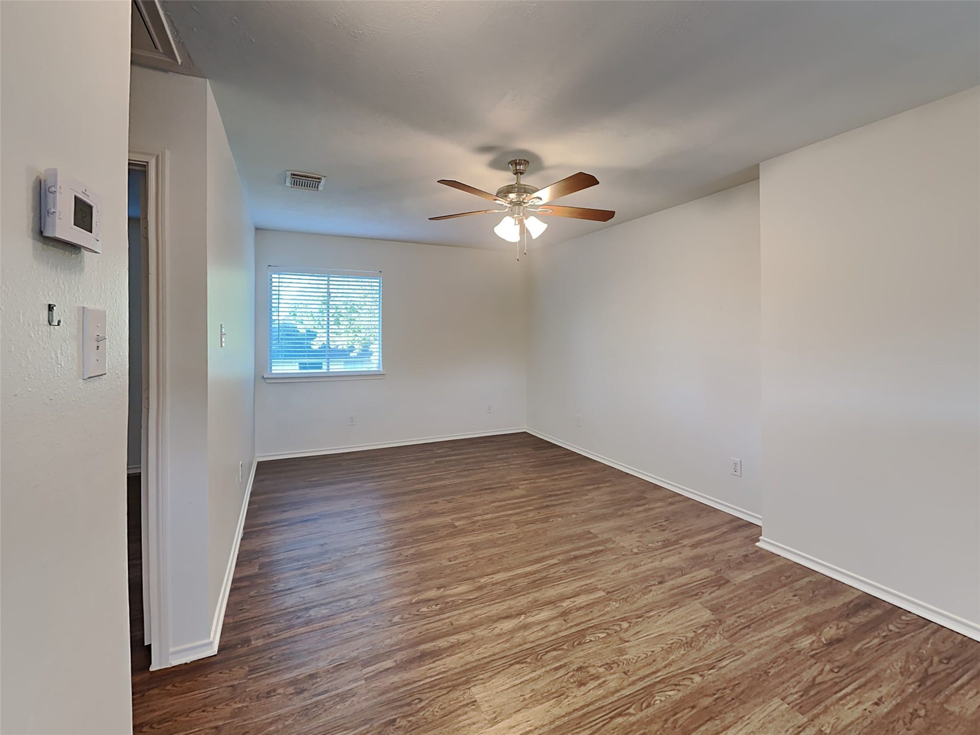 1103 Lochmoor Lane, Pearland, TX 77581 1103 Lochmoor Lane, Pearland, TX 77581