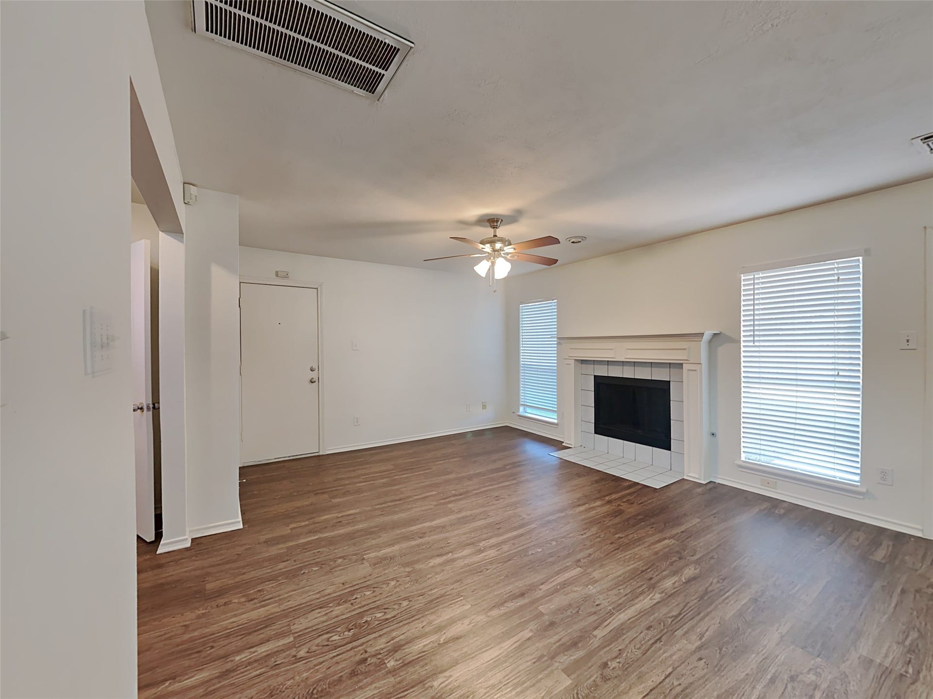 1103 Lochmoor Lane, Pearland, TX 77581 1103 Lochmoor Lane, Pearland, TX 77581