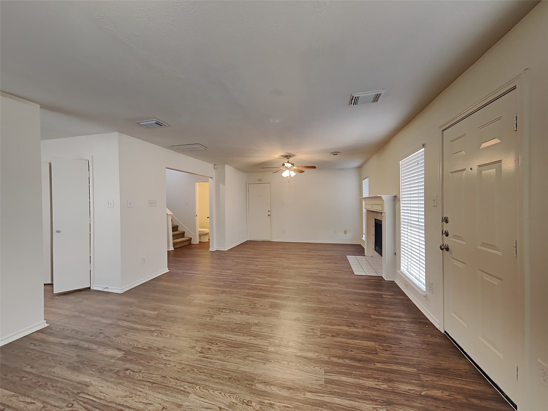 1103 Lochmoor Lane, Pearland, TX 77581 1103 Lochmoor Lane, Pearland, TX 77581