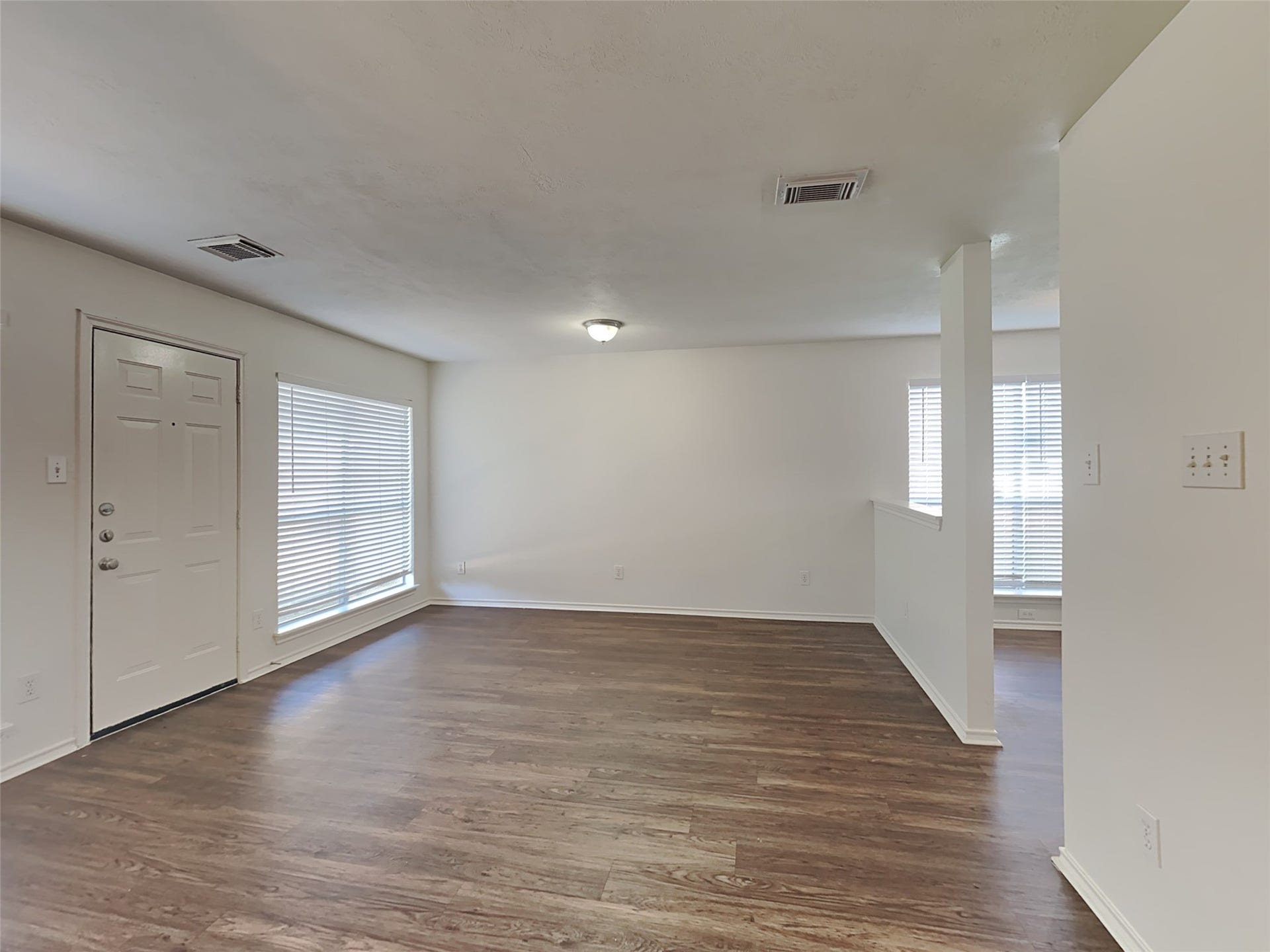 1103 Lochmoor Lane, Pearland, TX 77581 1103 Lochmoor Lane, Pearland, TX 77581