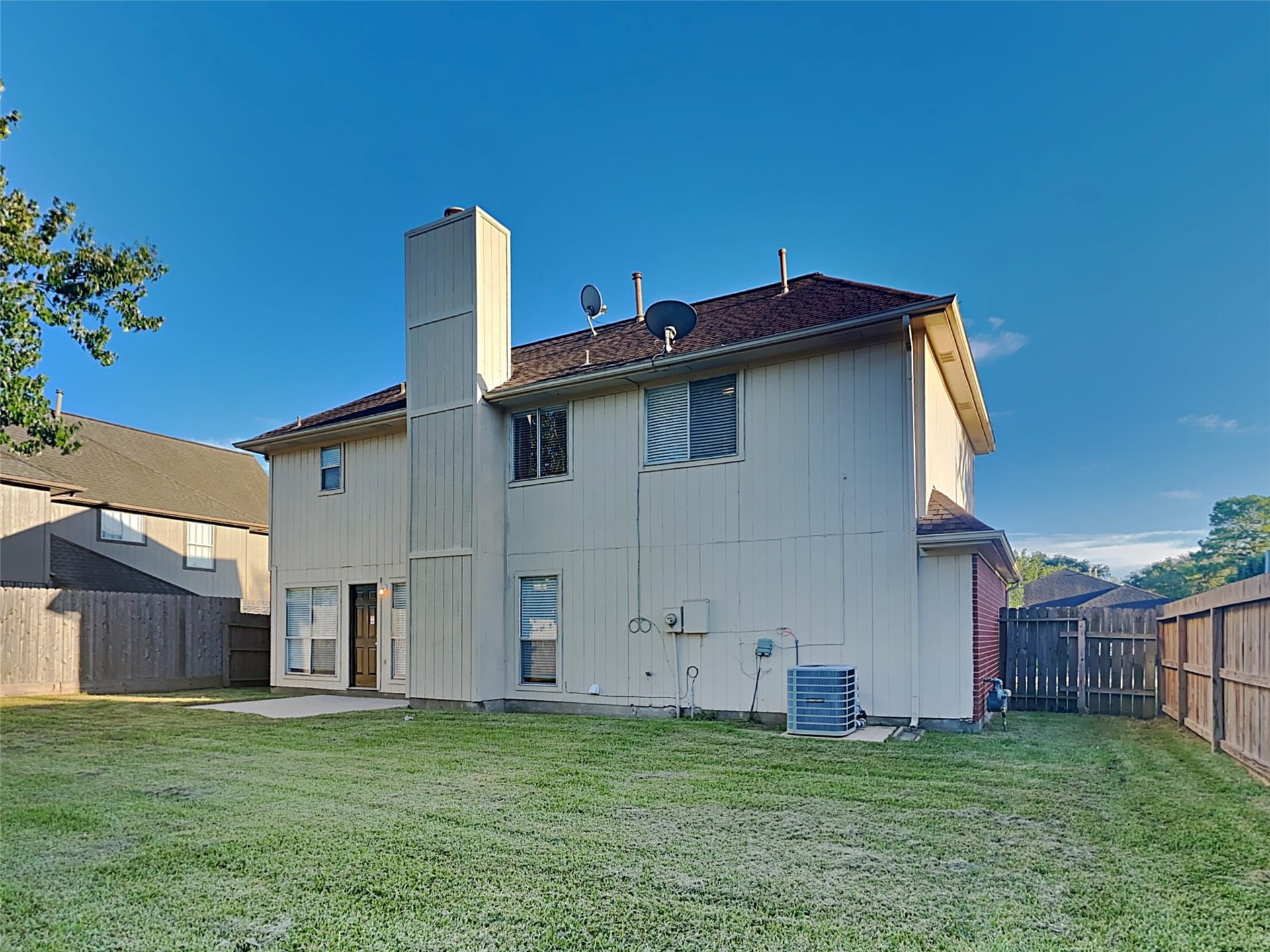 1103 Lochmoor Lane, Pearland, TX 77581 1103 Lochmoor Lane, Pearland, TX 77581