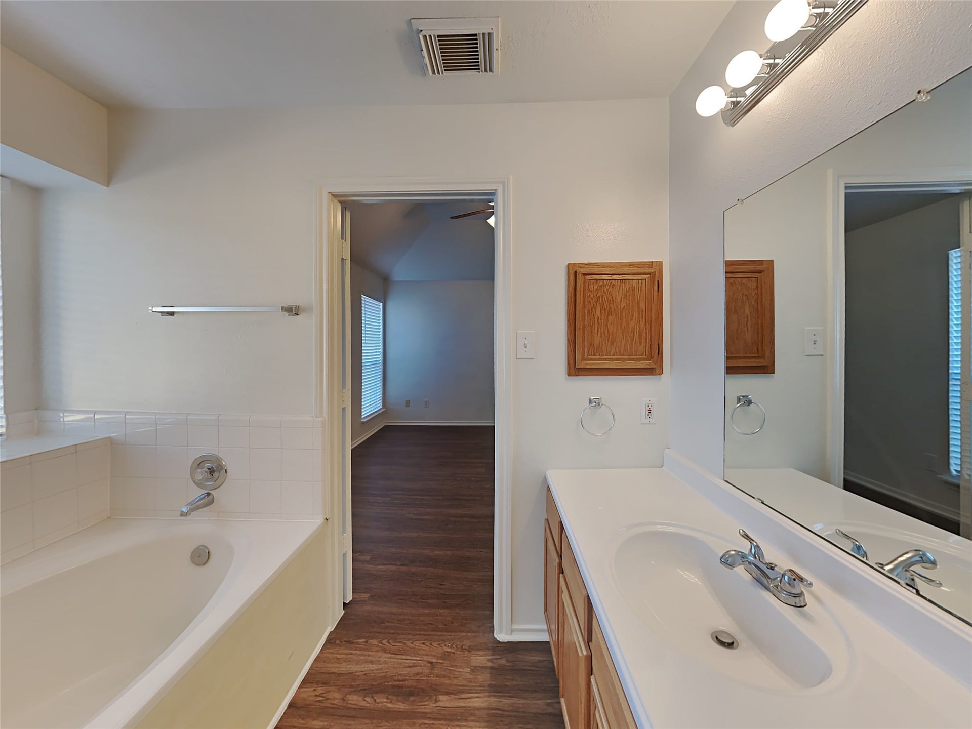 1103 Lochmoor Lane, Pearland, TX 77581 1103 Lochmoor Lane, Pearland, TX 77581