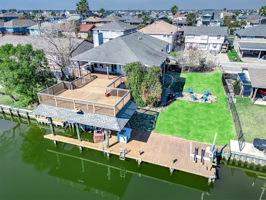 Property photo for 837 Marlin Street, Bayou Vista, TX