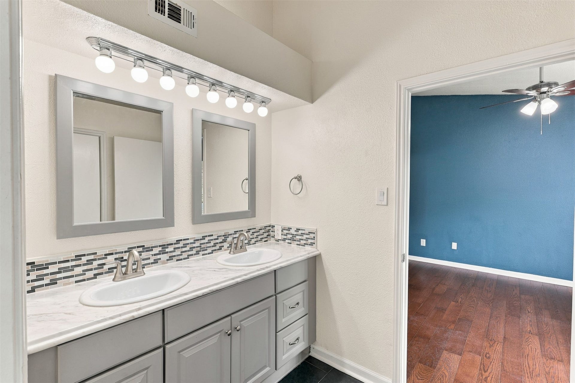 8055 Cambridge Street, #84, Houston, TX 77054 8055 Cambridge Street, #84, Houston, TX 77054